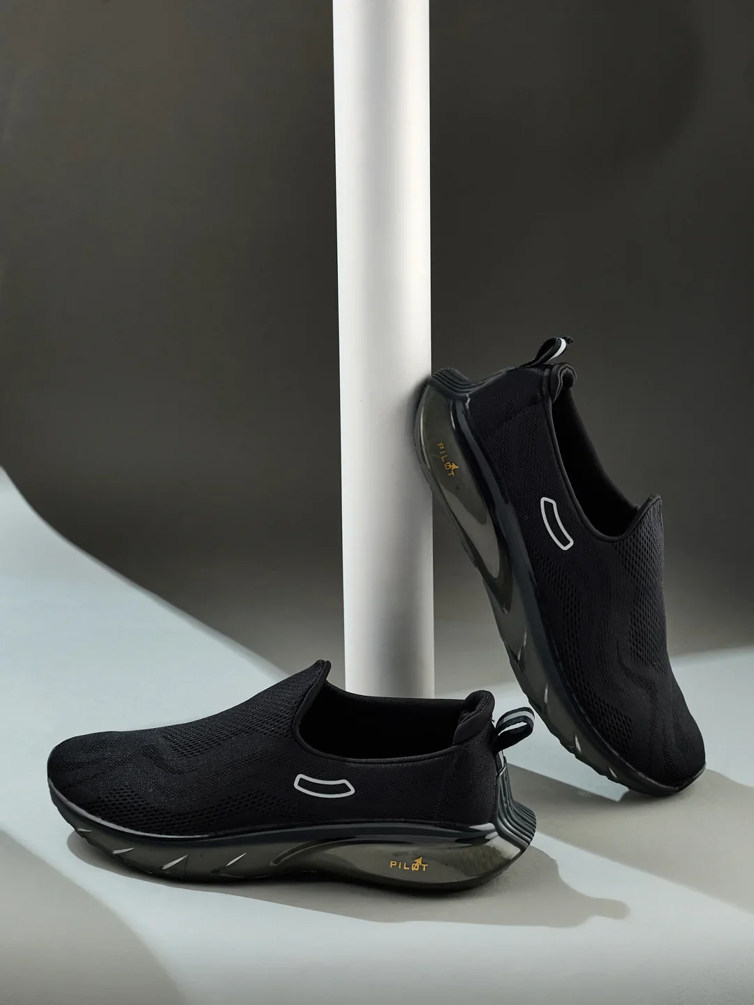 GADGET Black Men's Walking Shoes