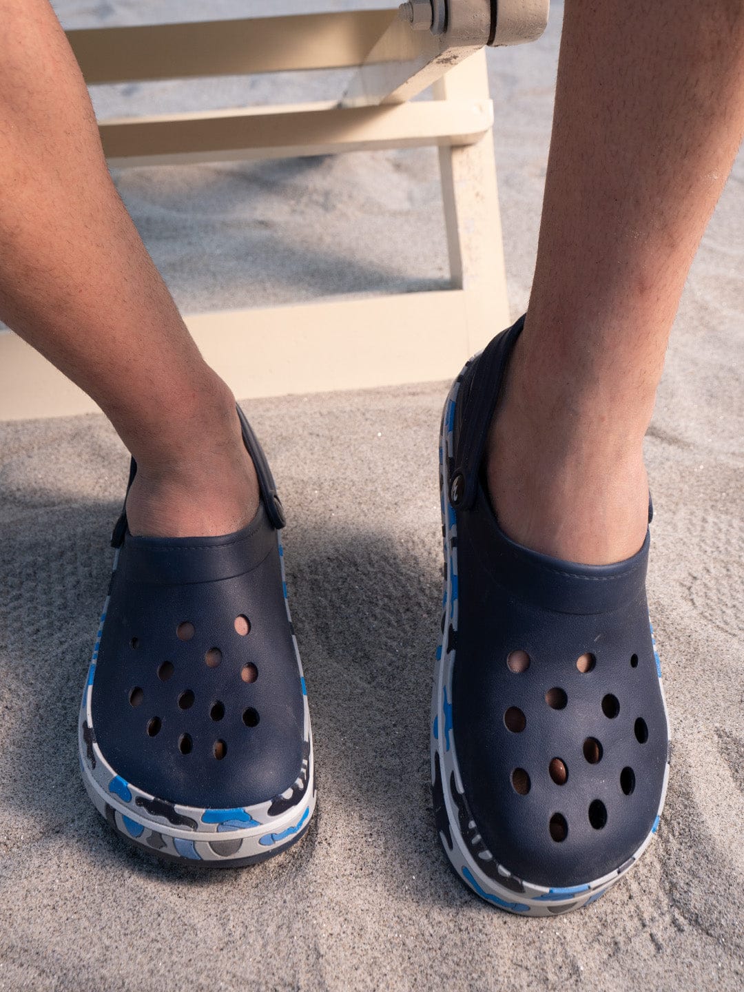 GC-4001 Navy Men's Clogs - Image 5