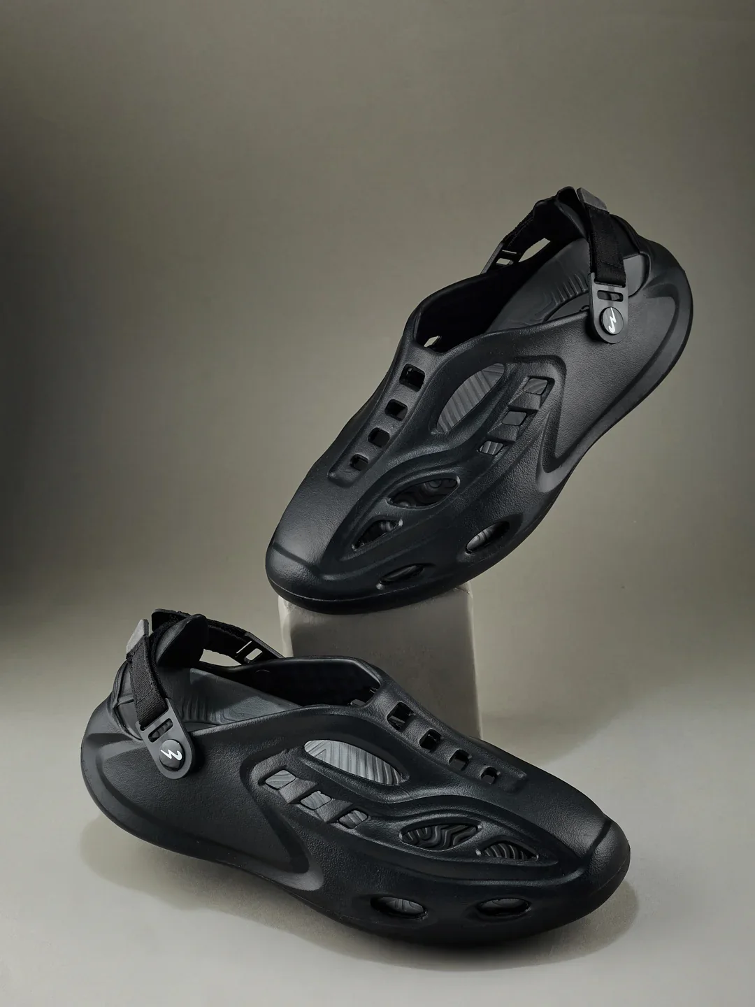 GC-4019B Black Men's Clogs