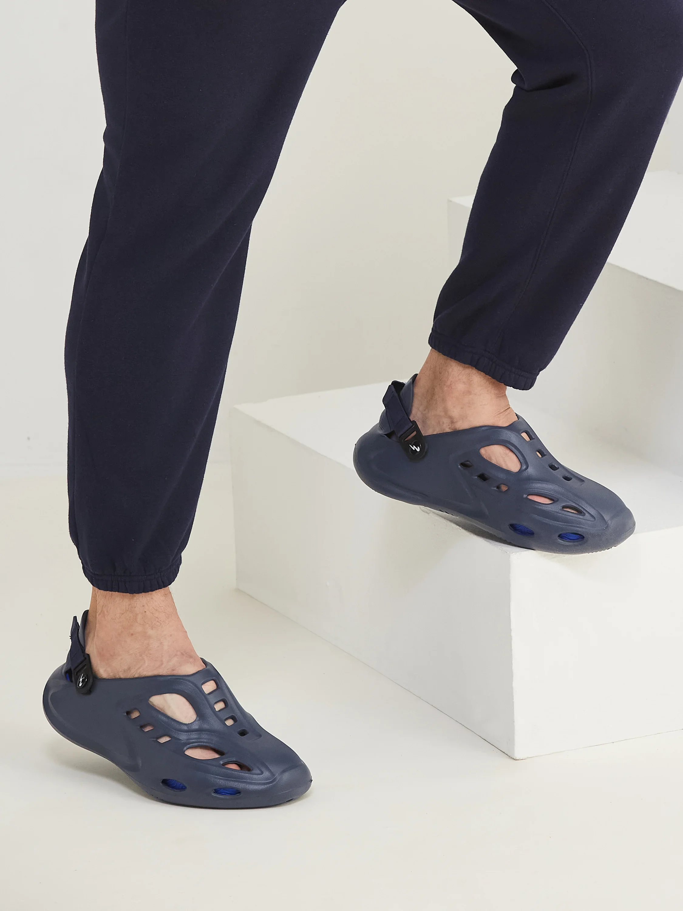 GC-4019B Navy Men's Clogs - Image 8