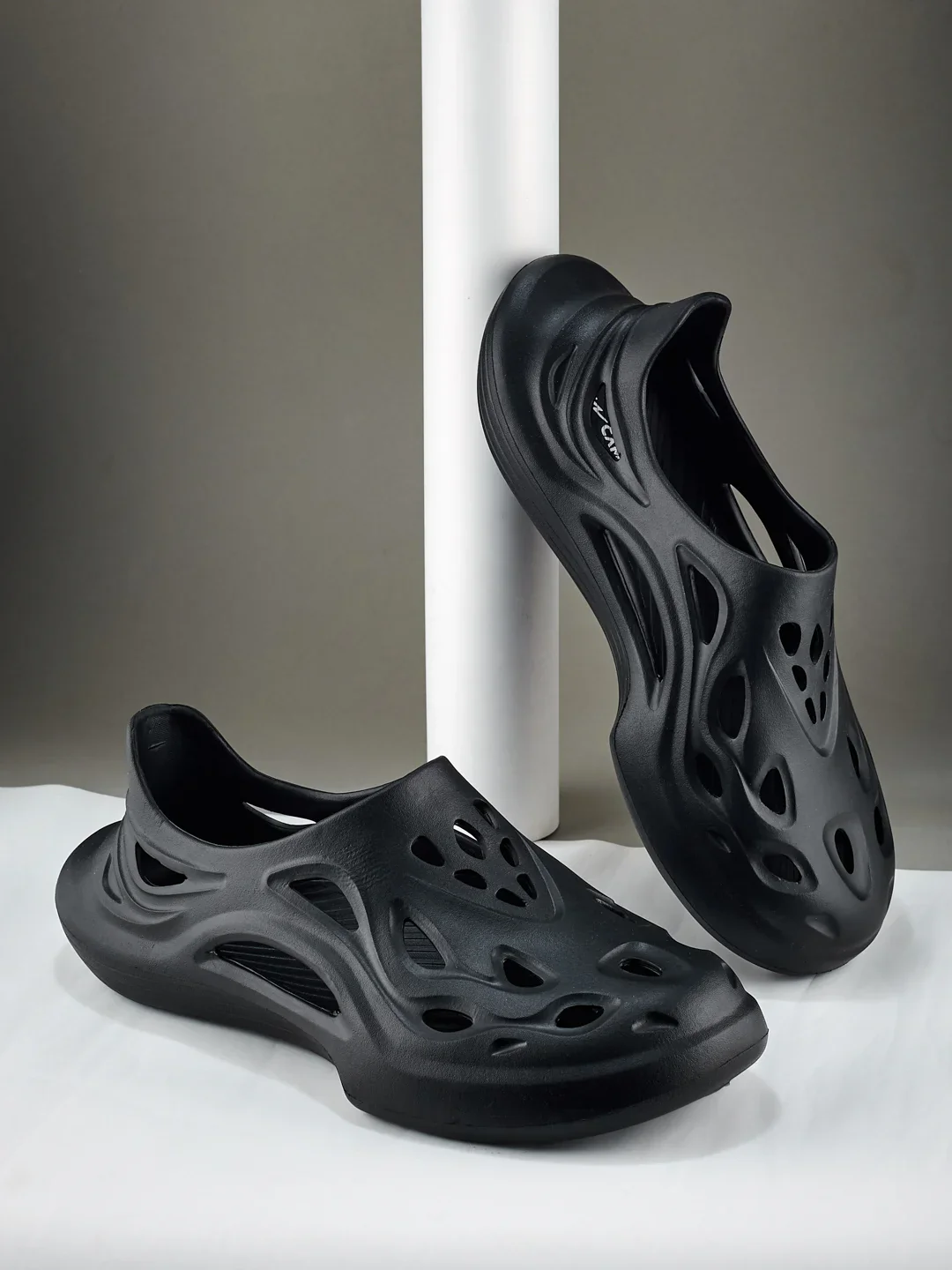 GC-4024 Black Men's Clogs - Image 7
