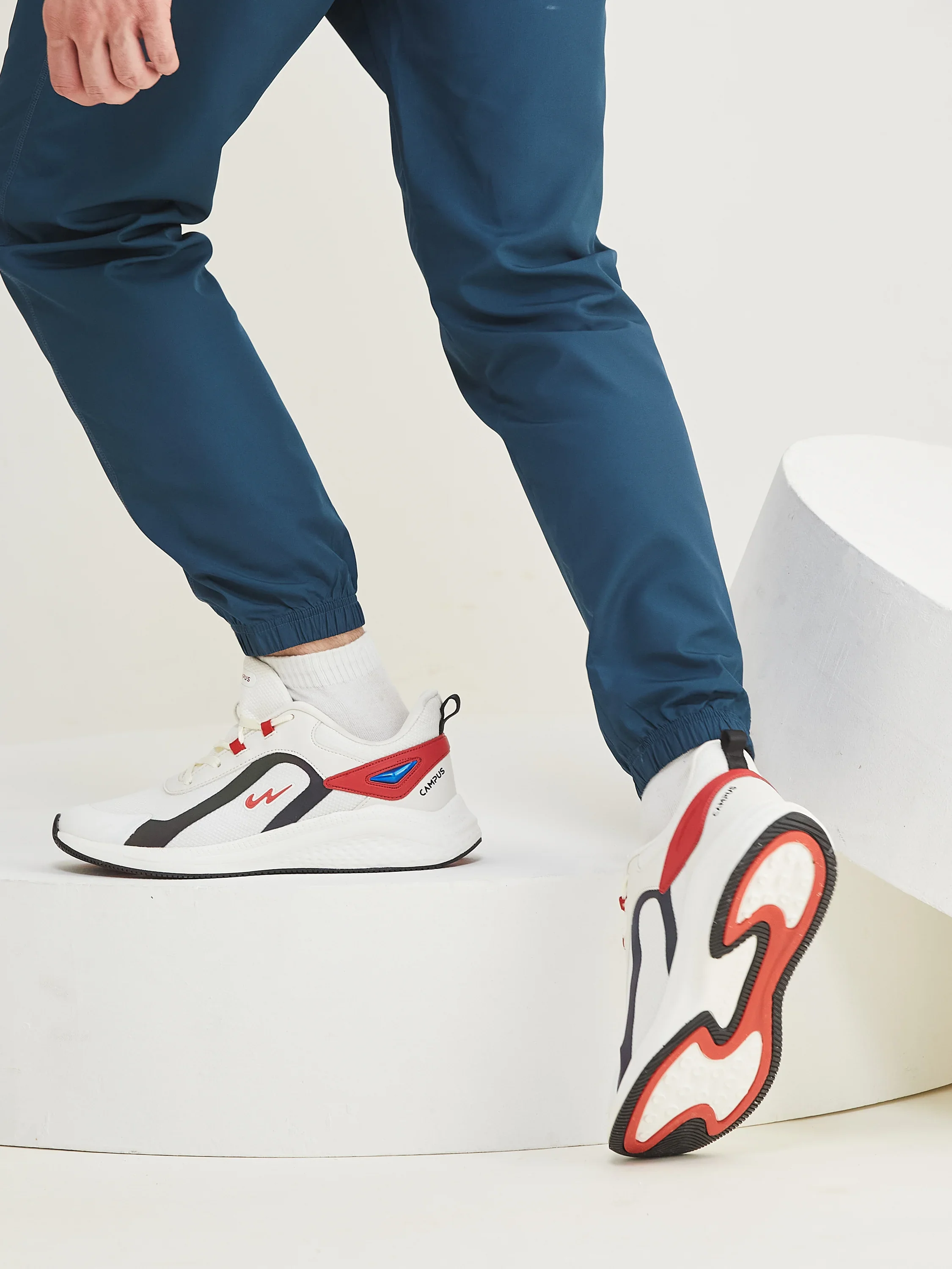 OMAX White Men's Running Shoes - Image 8