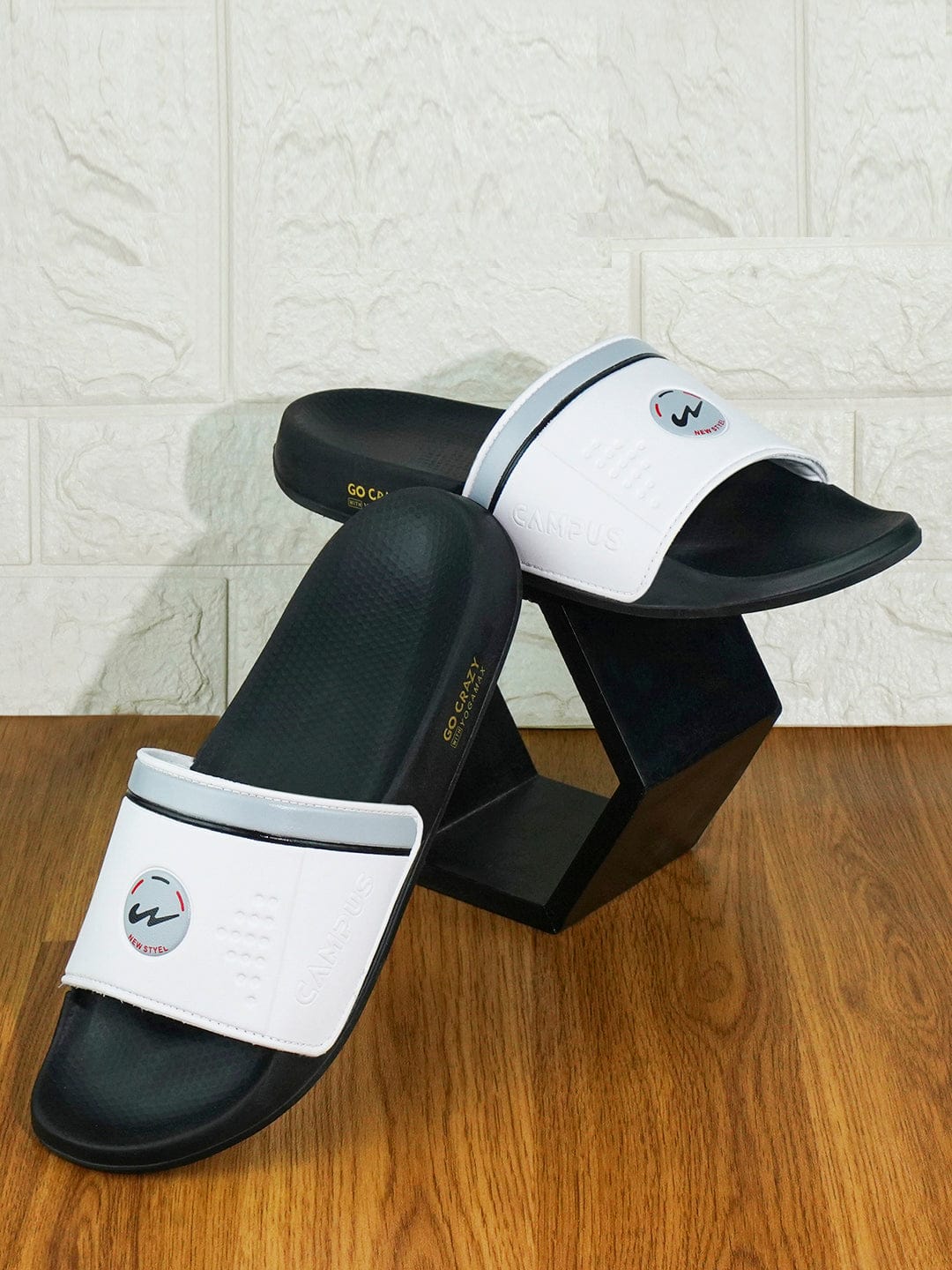 SL-431 White Men's Slides - Image 5