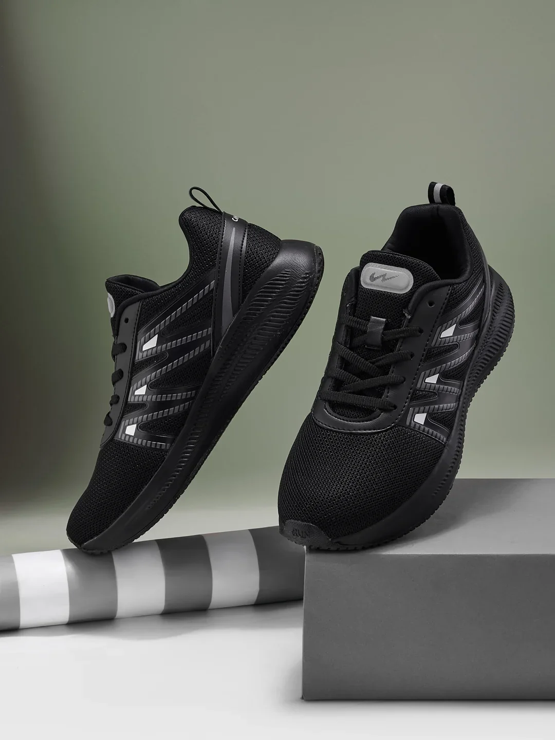 WENDIGO Black Men's Running Shoes